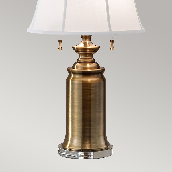 Lampada da tavolo Stateroom - Bali in ottone con paralume bianco der Firma Elstead